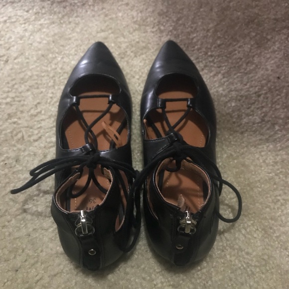 Pointy black with laces! Almost new wore it once - Picture 2 of 3